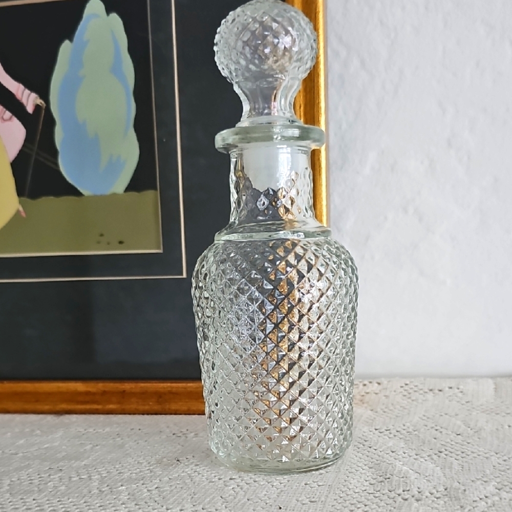 Avon Flavour Fresh Apothecary Decanter